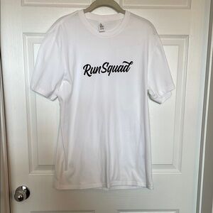 Run Squad Running White T-Shirt NWOT Medium District Wash